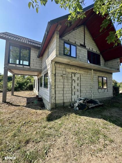 Casă cu 4 camere în Șomcutu Mic
