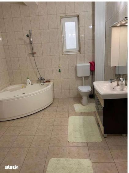 Casă cu 8 camere cu Teren 1450 Mp în Păulești