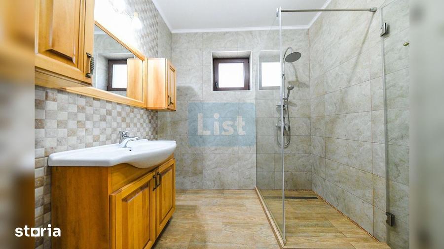Casă cu 7 camere cu Teren 700 Mp în Florești