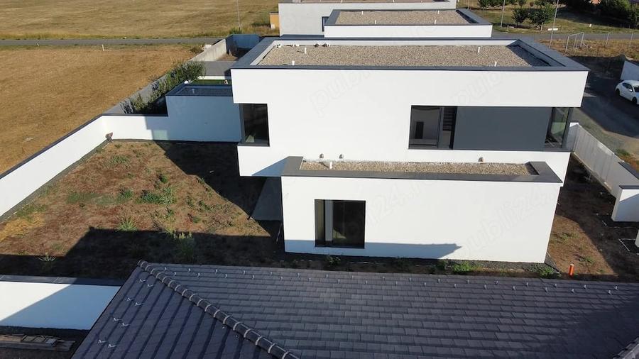 Casă cu Teren 592 Mp în Central