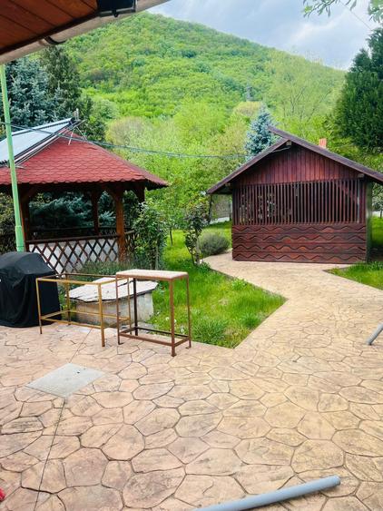 Casă individuală cu 4 camere cu Canalizare în Exterior Vest