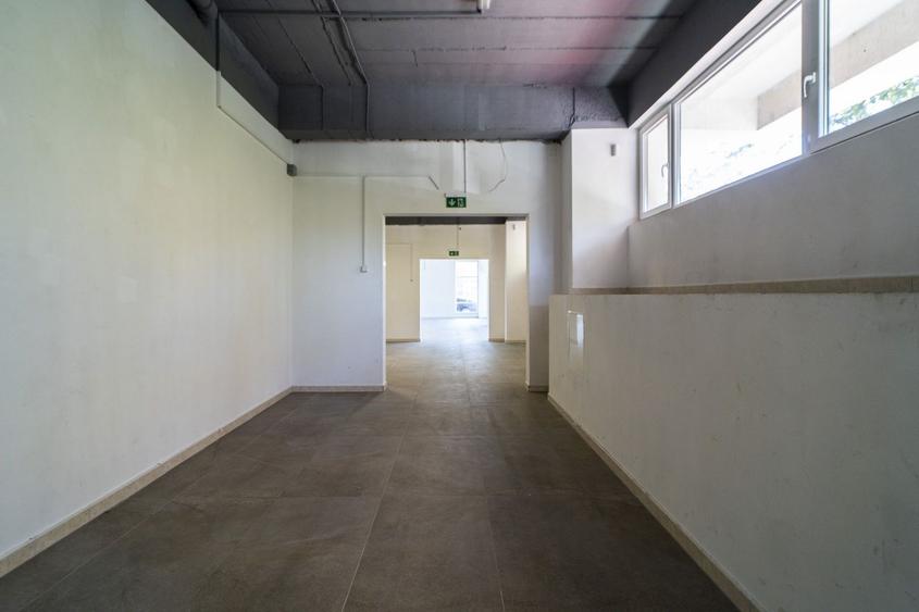 Spațiu comercial, de 280 mp, în Militari