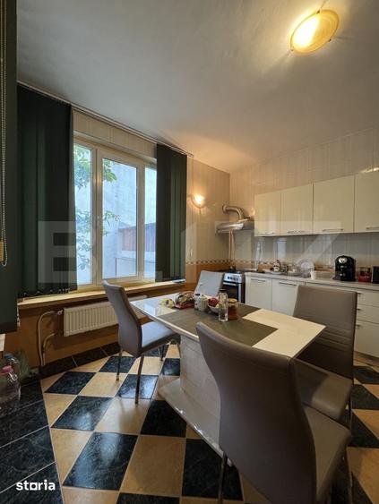 Casă cu 7 camere cu Teren 230 Mp în Siloz