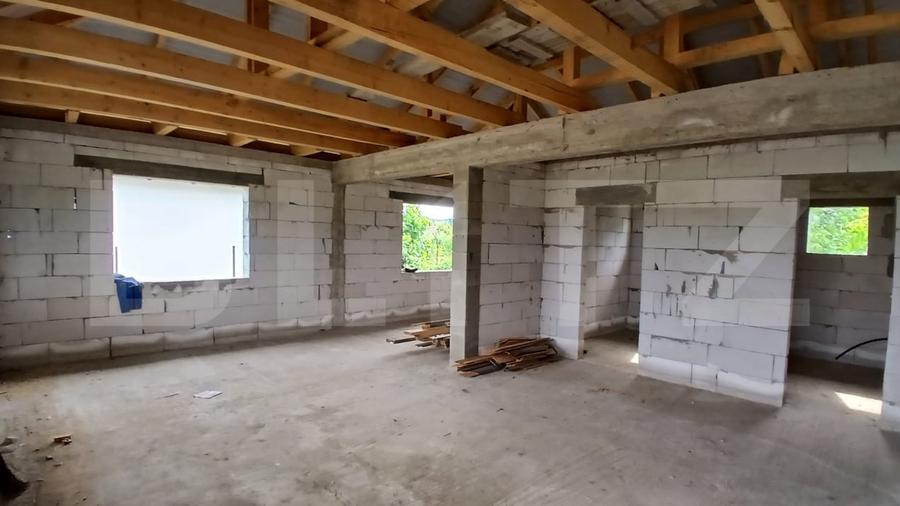 Casă individuală cu 3 camere cu Canalizare în Suseni