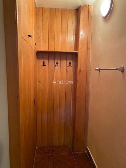 Apartament 3 camere decomandat, insorit, lift, etaj intermediar V.Aaron