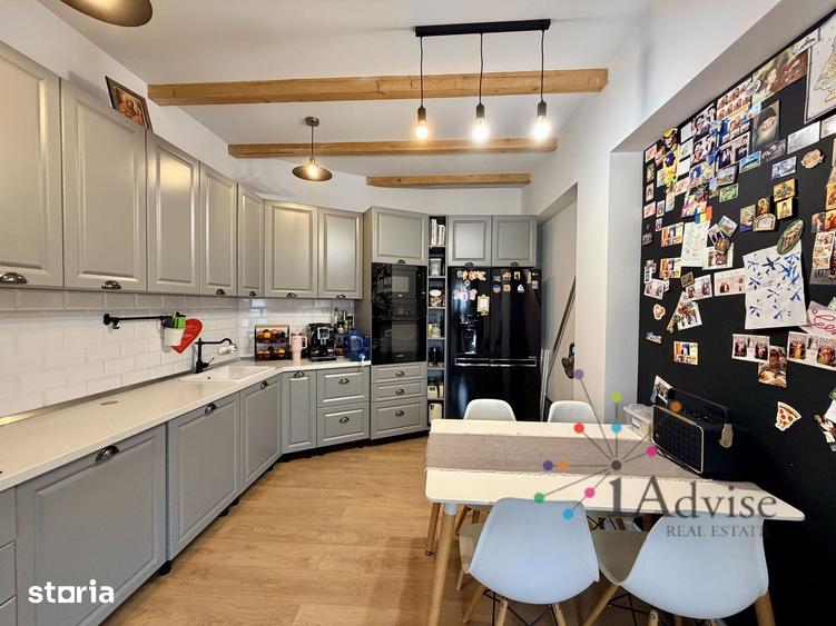 Apartament cu 4 camere, mobilat în Est
