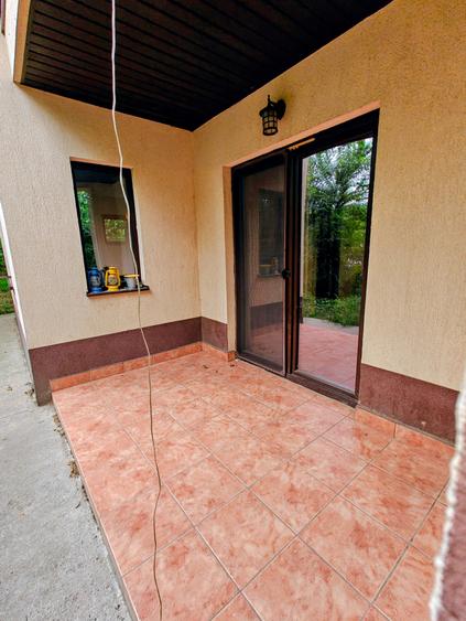 Casă individuală cu 3 camere cu Teren 500 Mp în Uricani