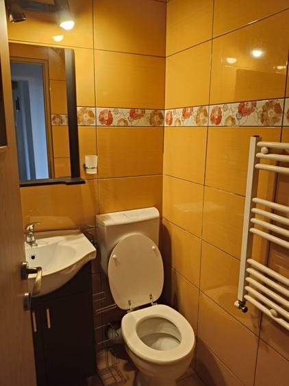 Apartament cu 4 camere decomandat, mobilat în Politehnica