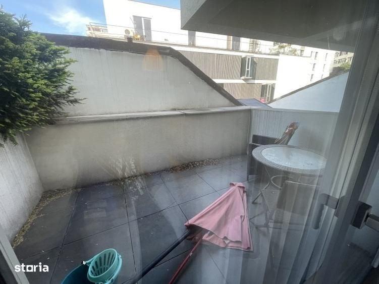 Apartament cu 3 camere în Victoriei