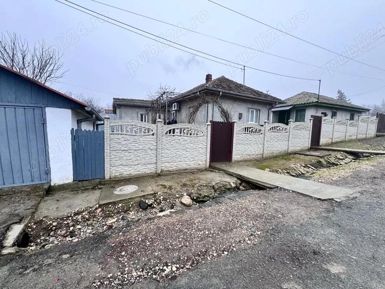 Casă cu 2 camere cu Teren 600 Mp în Central