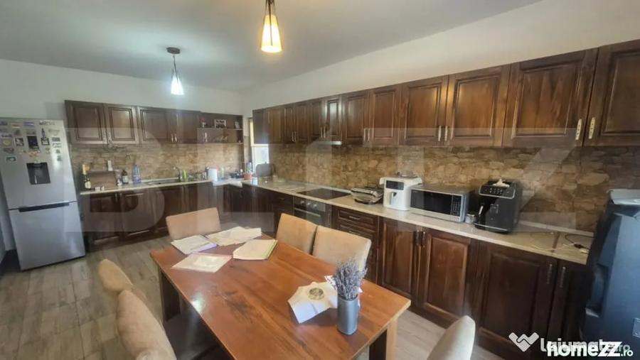 Casă cu 4 camere cu Teren 525 Mp în Central
