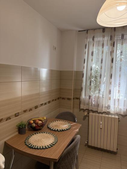 Apartament cu 2 camere semidecomandat în Tomis III