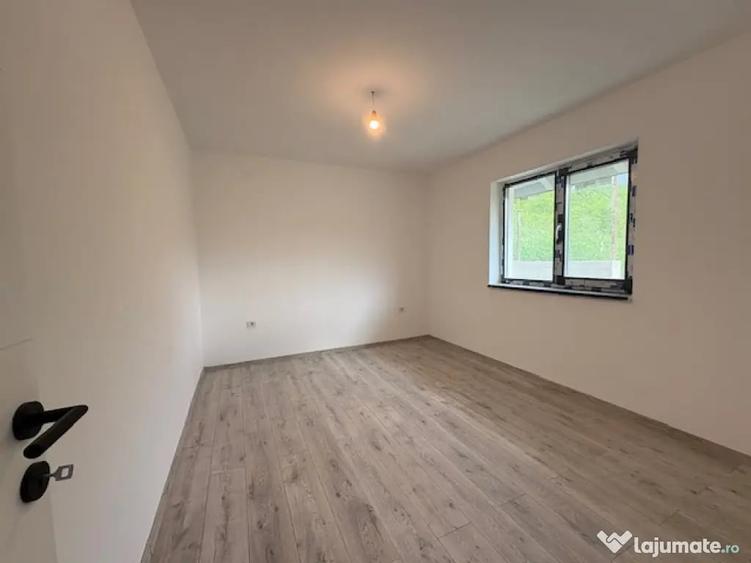 Casă cu 3 camere cu Teren 300 Mp în Vișan