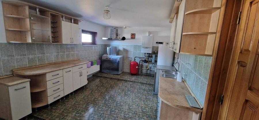 Casă cu 4 camere cu Teren 1000 Mp în Valea Mare