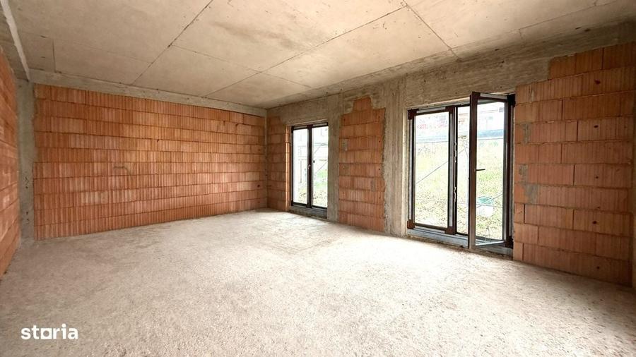 Casă cu 4 camere cu Teren 490 Mp în Jucu