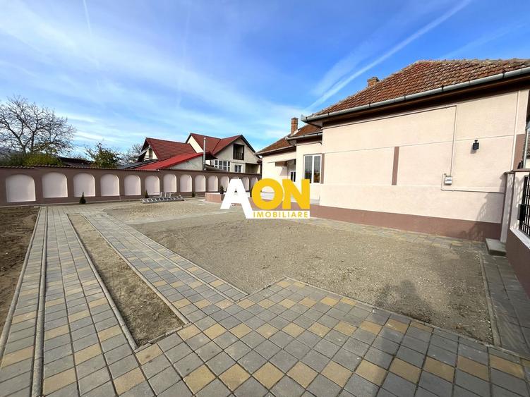 Casă individuală cu 3 camere cu Canalizare în Central