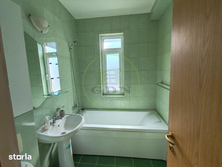 Apartament cu 3 camere decomandat, mobilat în Ștrand