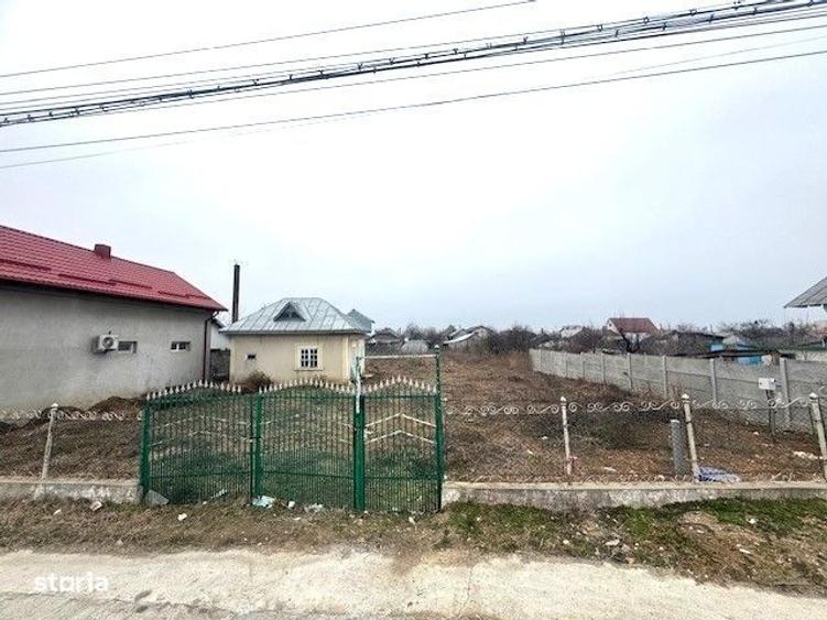 Casă cu Teren 1142 Mp în Curtișoara