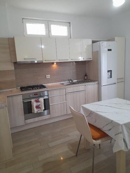 Duplex cu 4 camere cu Canalizare în Semicentral