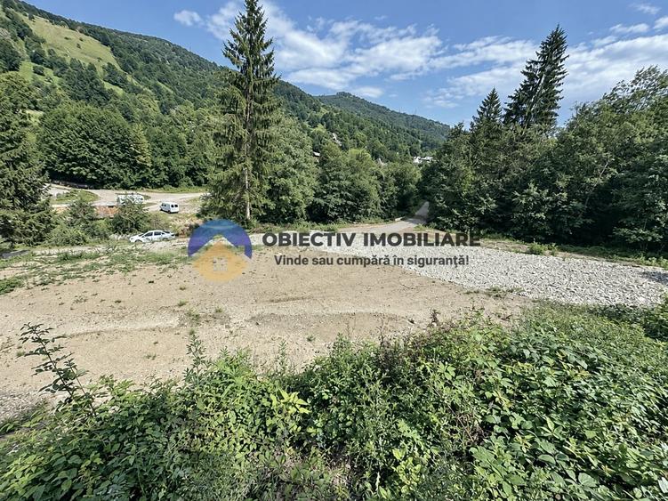 Teren intravilan de 4500 mp, în Pângărați