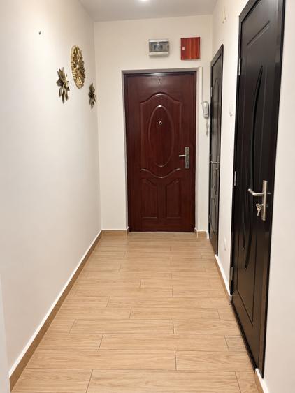 Apartament cu 3 camere semidecomandat în Dorobanți