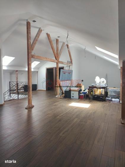 Casă cu 7 camere cu Teren 221 Mp în Baicului