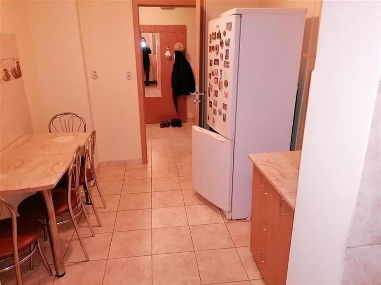 Apartament cu 3 camere decomandat în Olimpia-Stadion