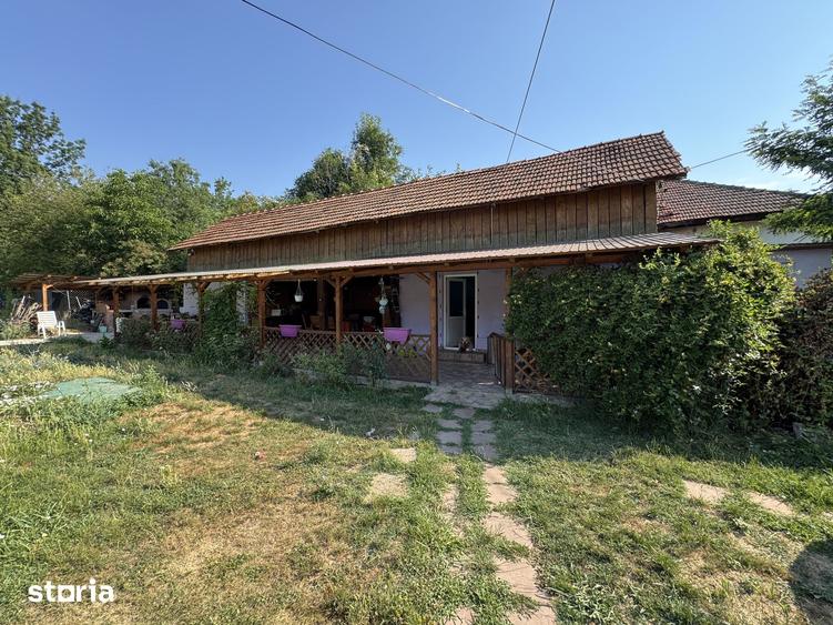 Casă cu 3 camere cu Canalizare în Samarinești