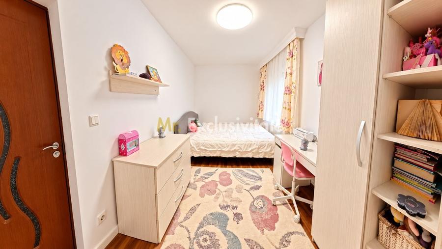 Apartament cu 4 camere decomandat, mobilat în Central