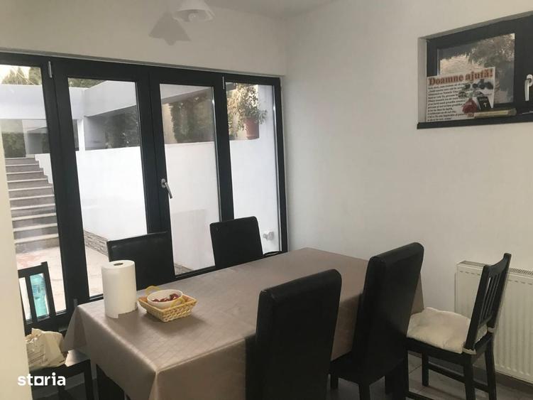 Apartament De Vanzare cu 3 Camere+ curte zona Bucuresti-noi sec.1 - 2