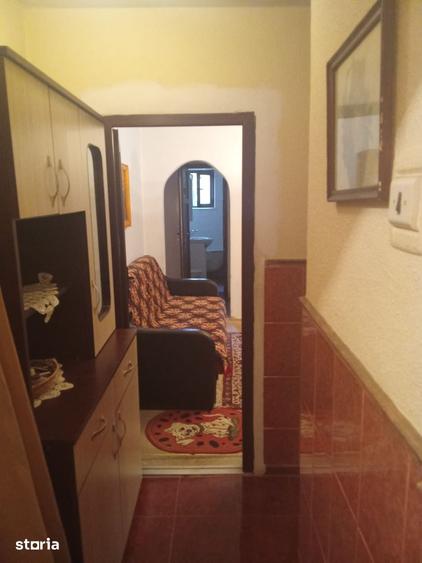 Apartament cu 3 camere semidecomandat în Micro 14
