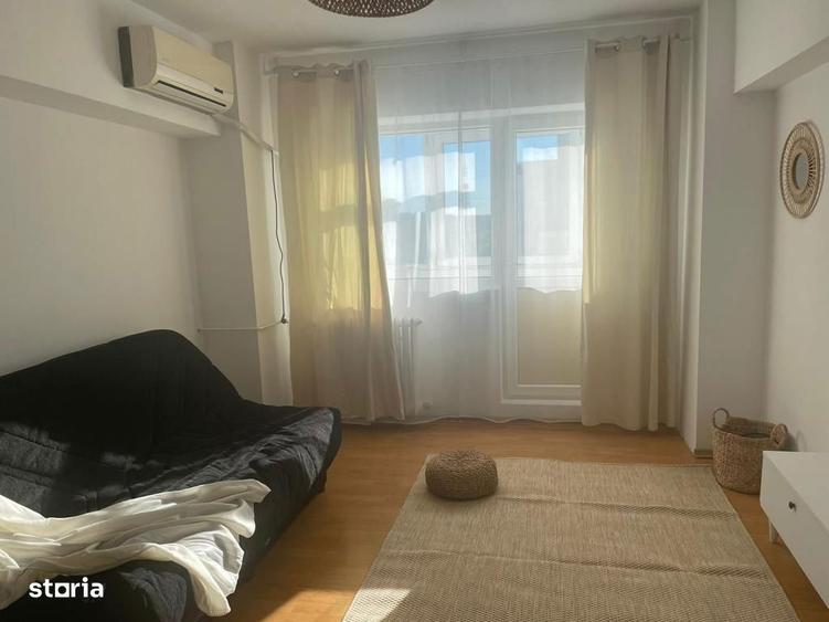Apartament cu 3 camere semidecomandat, mobilat în Brâncoveanu