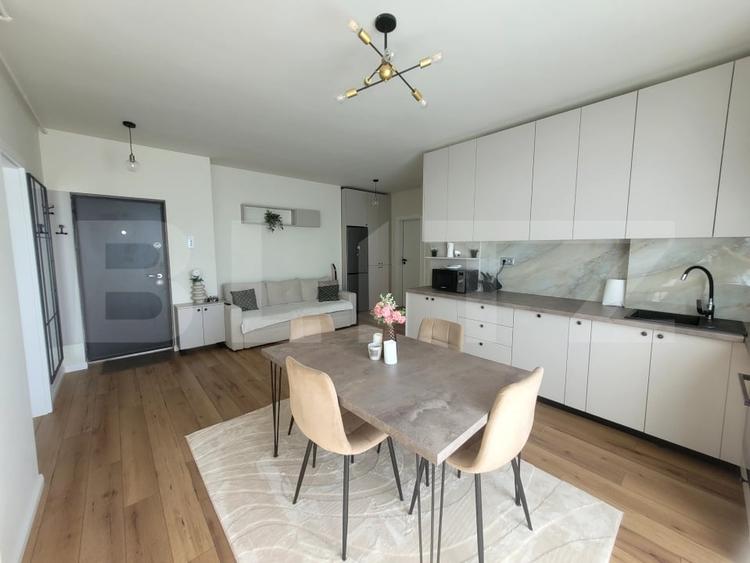 Apartament cu 3 camere semidecomandat, mobilat în Mărăști