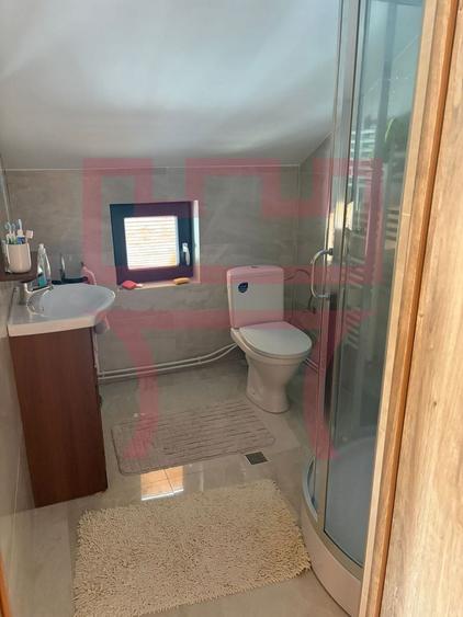 Casă individuală cu 5 camere cu Canalizare în Dealu Negru