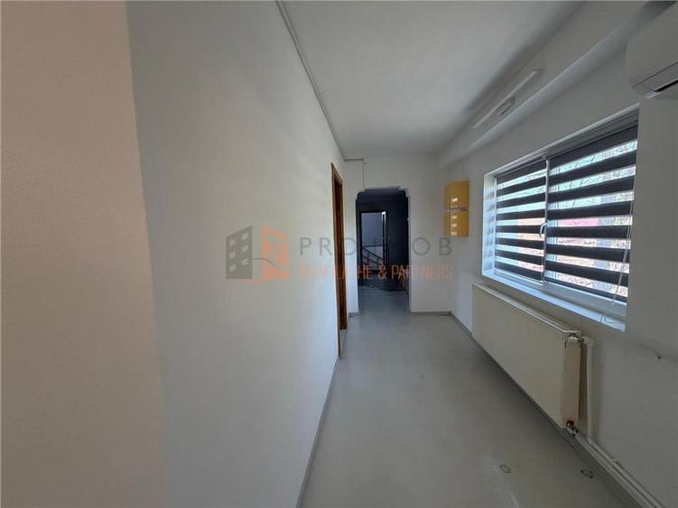 Apartament cu 3 camere decomandat, mobilat în 1 Decembrie