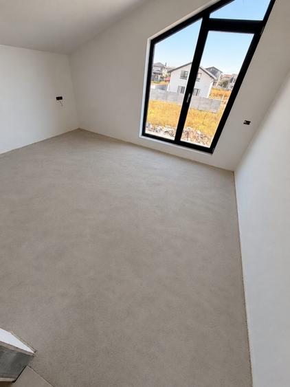 Comuna Berceni - Casa 4 Camere 2 Bai 400mp Teren - 12
