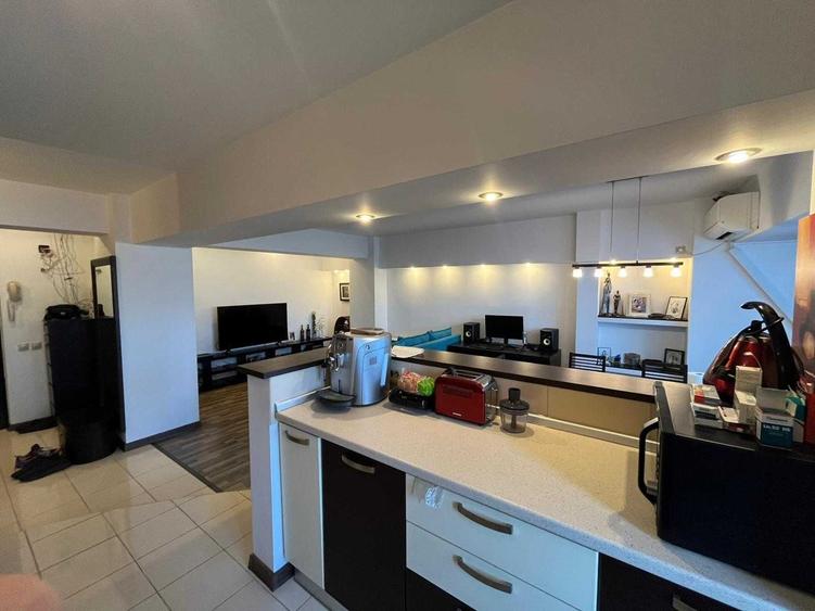 Apartament cu 2 camere decomandat în Casa de Cultură
