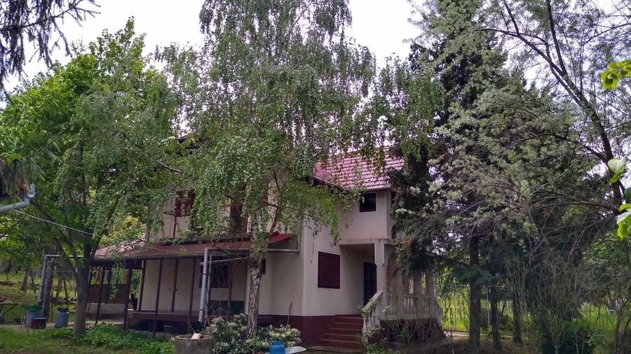 Casă cu 4 camere în Covăsinț