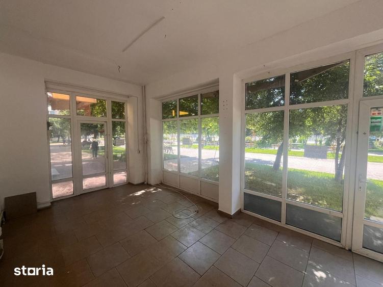 Spațiu comercial, de 20 mp, în Nicolina