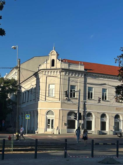 Apartament cu 2 camere semidecomandat în Ultracentral