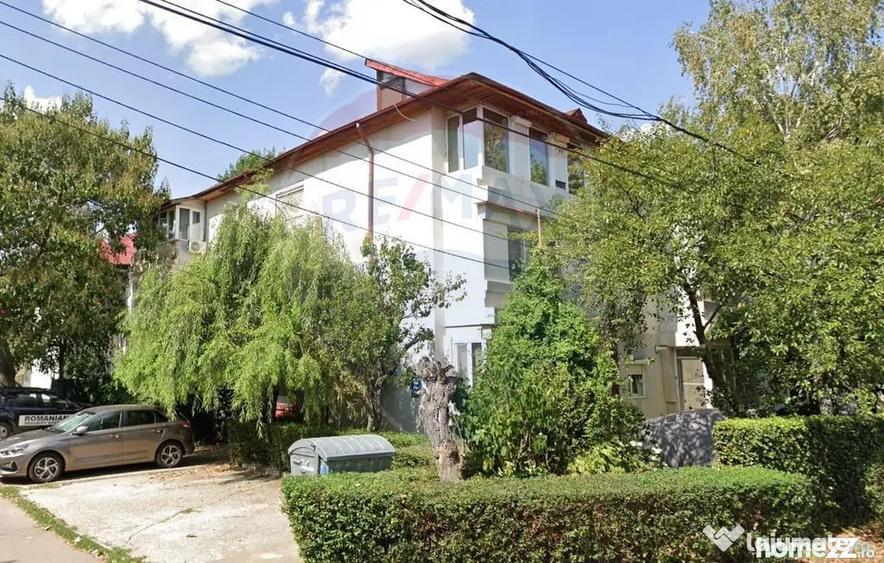 Apartament cu 4 camere decomandat în Ghermănești