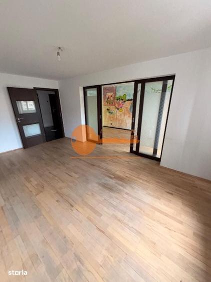 Apartament cu 4 camere în Crângași