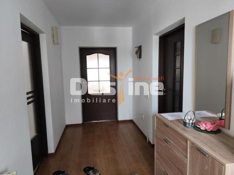 Casă individuală cu 6 camere cu Canalizare în Nord