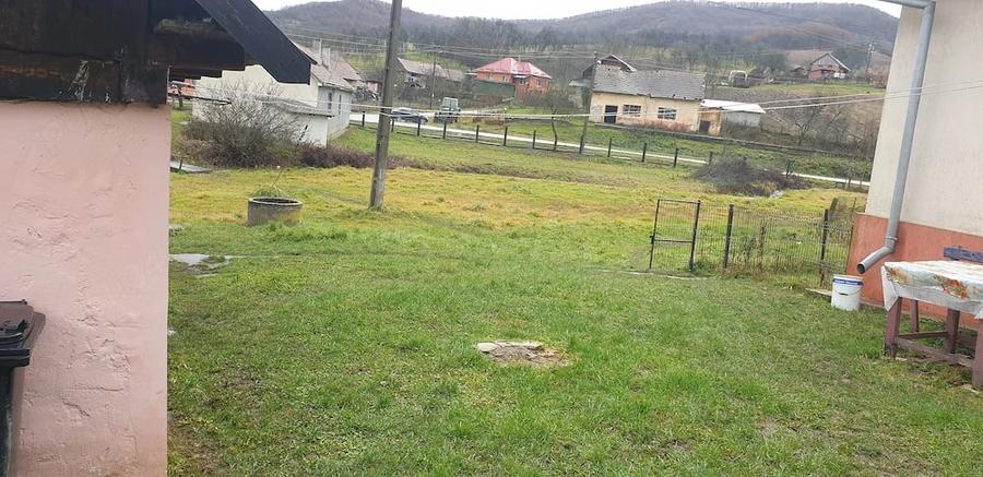 Casă cu 2 camere cu Teren 3343 Mp în Silivaș
