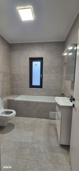 Casă cu 4 camere cu Teren 430 Mp în Domnești