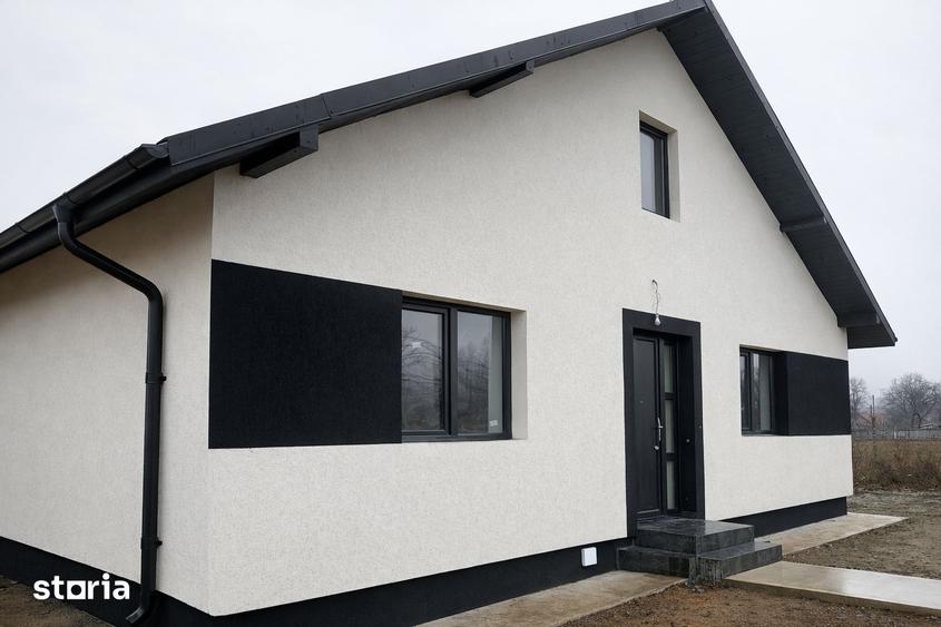 Casă cu 3 camere cu Teren 660 Mp în Podu Roș