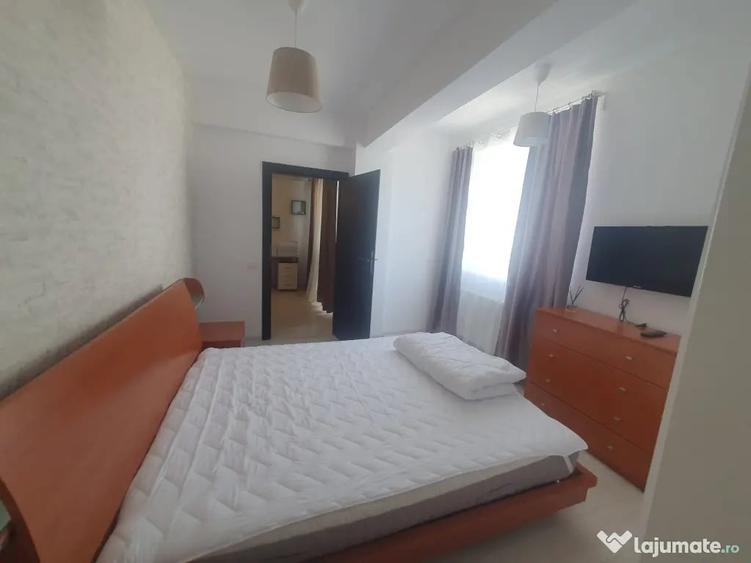 Apartament cu 3 camere semidecomandat în Central