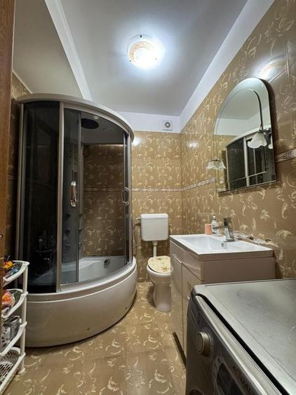 Apartament cu 3 camere semidecomandat, mobilat în Sud