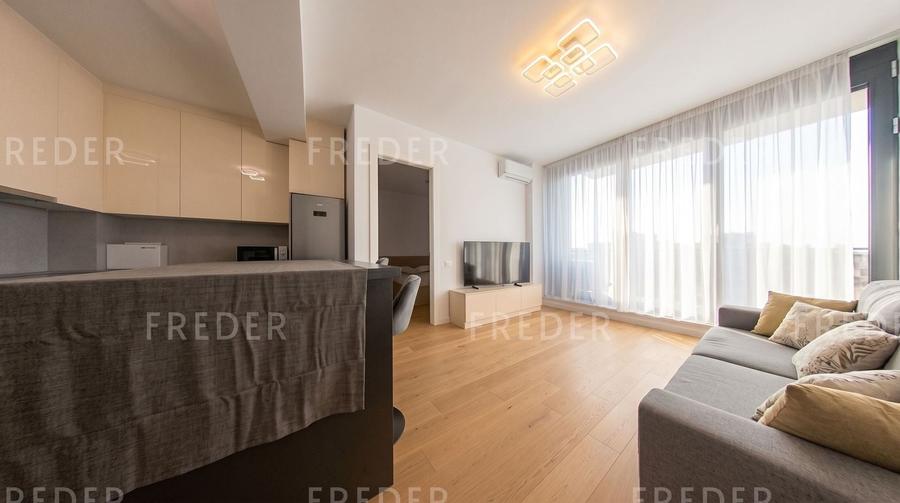 Apartament cu 3 camere semidecomandat în Tunari