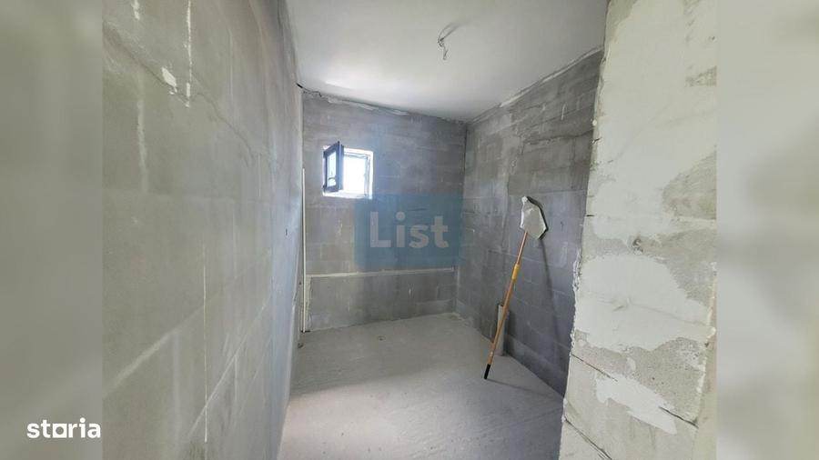Casă cu 3 camere în Grivița